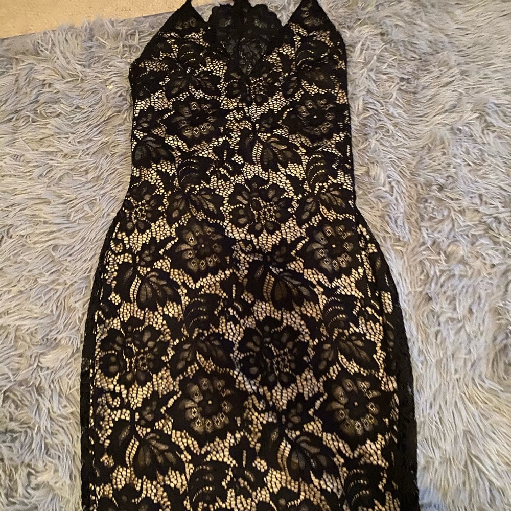 Lacey dress - Picture 1 of 3